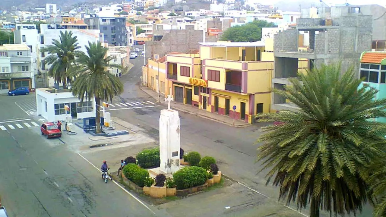 Spacious Apartment In Mindelo Mountain View 164 M²